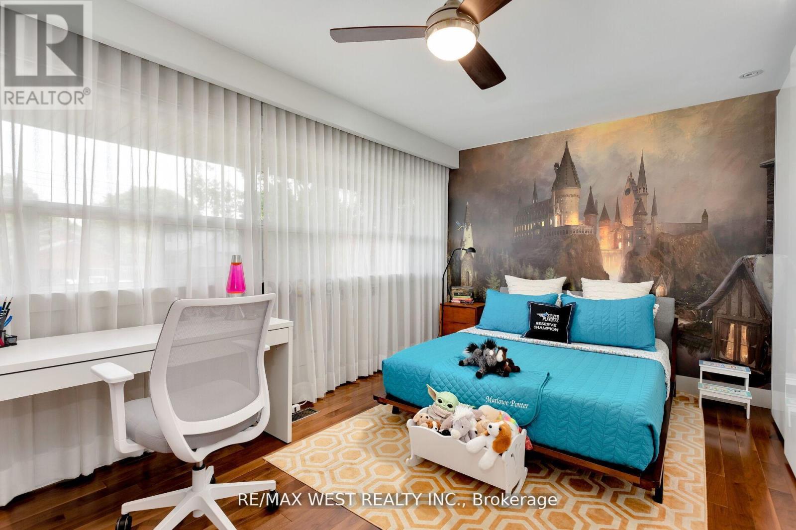 10 Vanellan Court, Toronto, Ontario  M8Z 4A5 - Photo 32 - W12432046