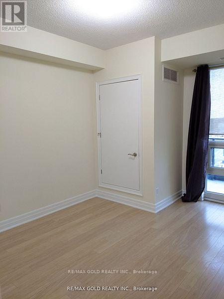 801 - 100 John Street, Brampton, Ontario  L6W 0A8 - Photo 18 - W12432069