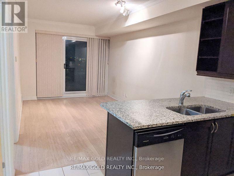 801 - 100 John Street, Brampton, Ontario  L6W 0A8 - Photo 5 - W12432069
