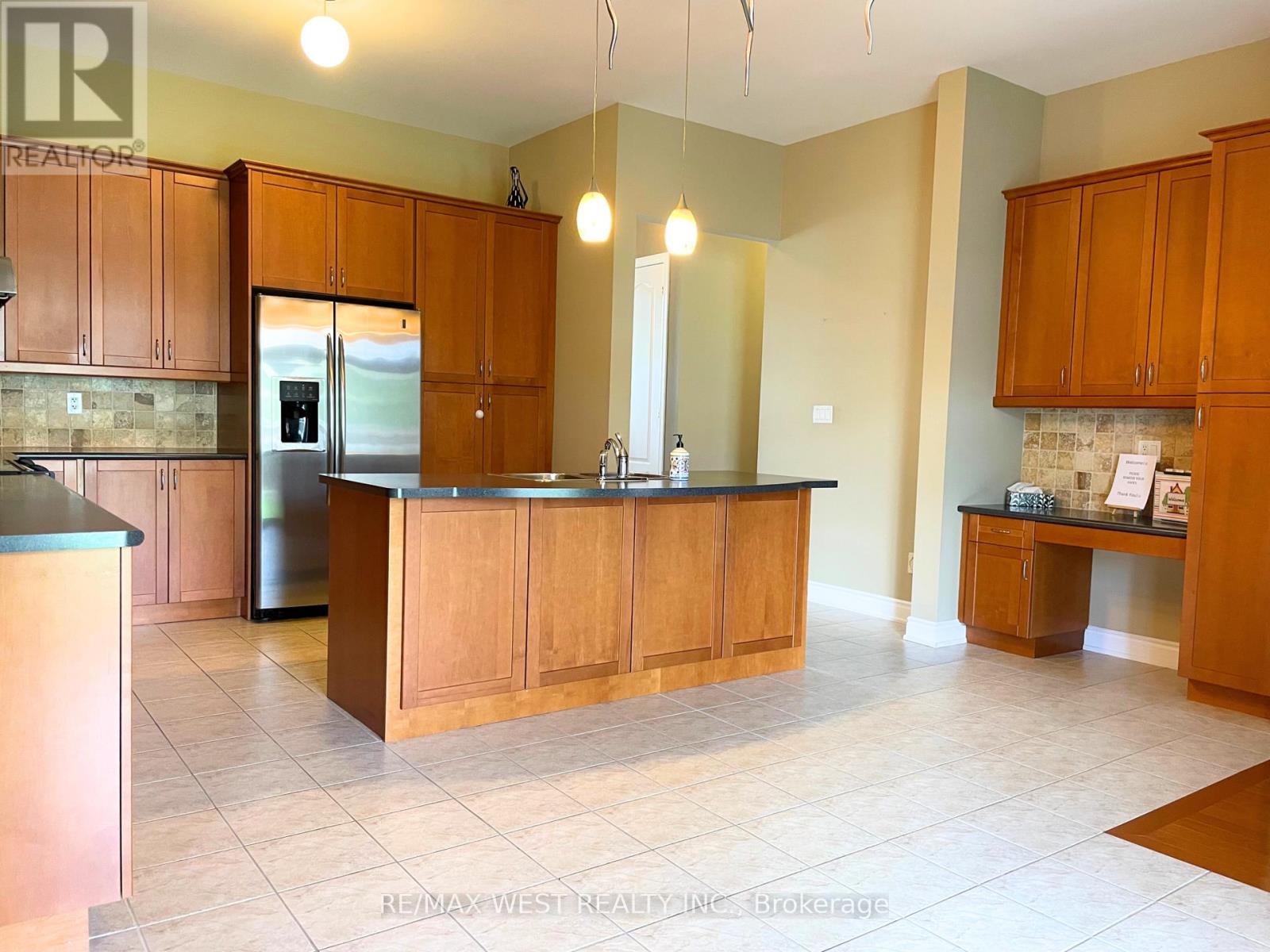 9 Odeon Street, Brampton, Ontario  L6P 1V6 - Photo 7 - W12432071