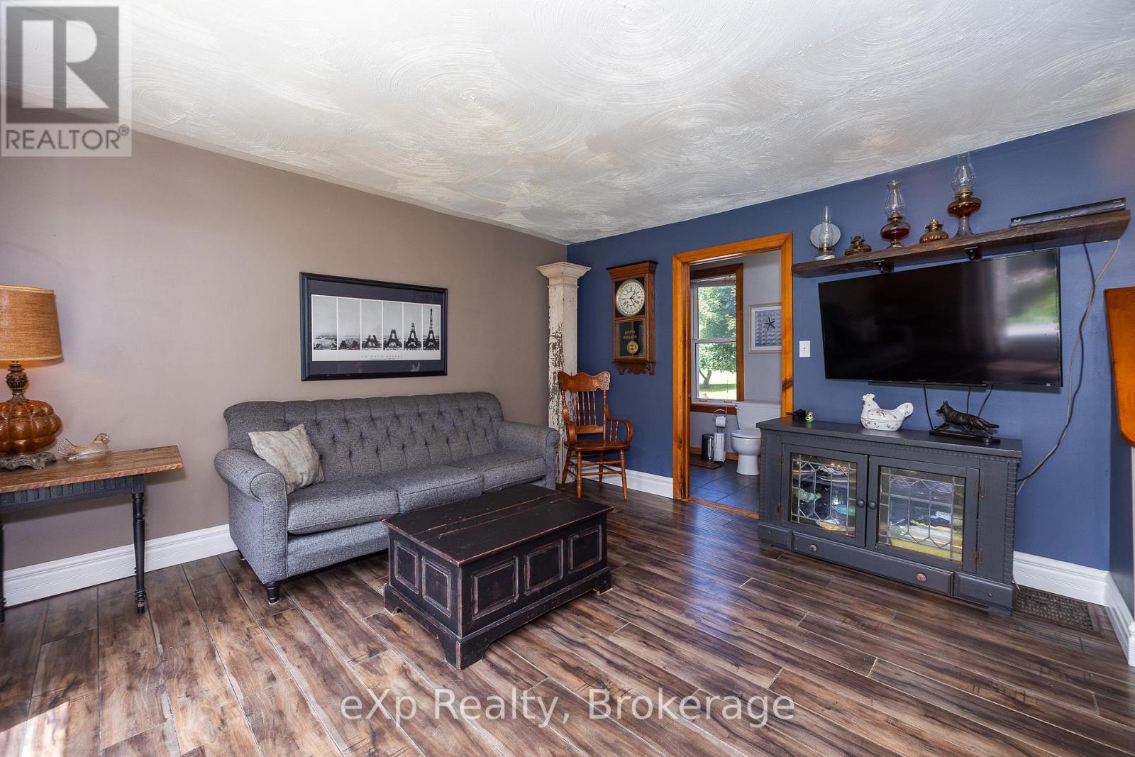 719015 6 Highway, Georgian Bluffs, Ontario  N0H 2K0 - Photo 11 - X12249121