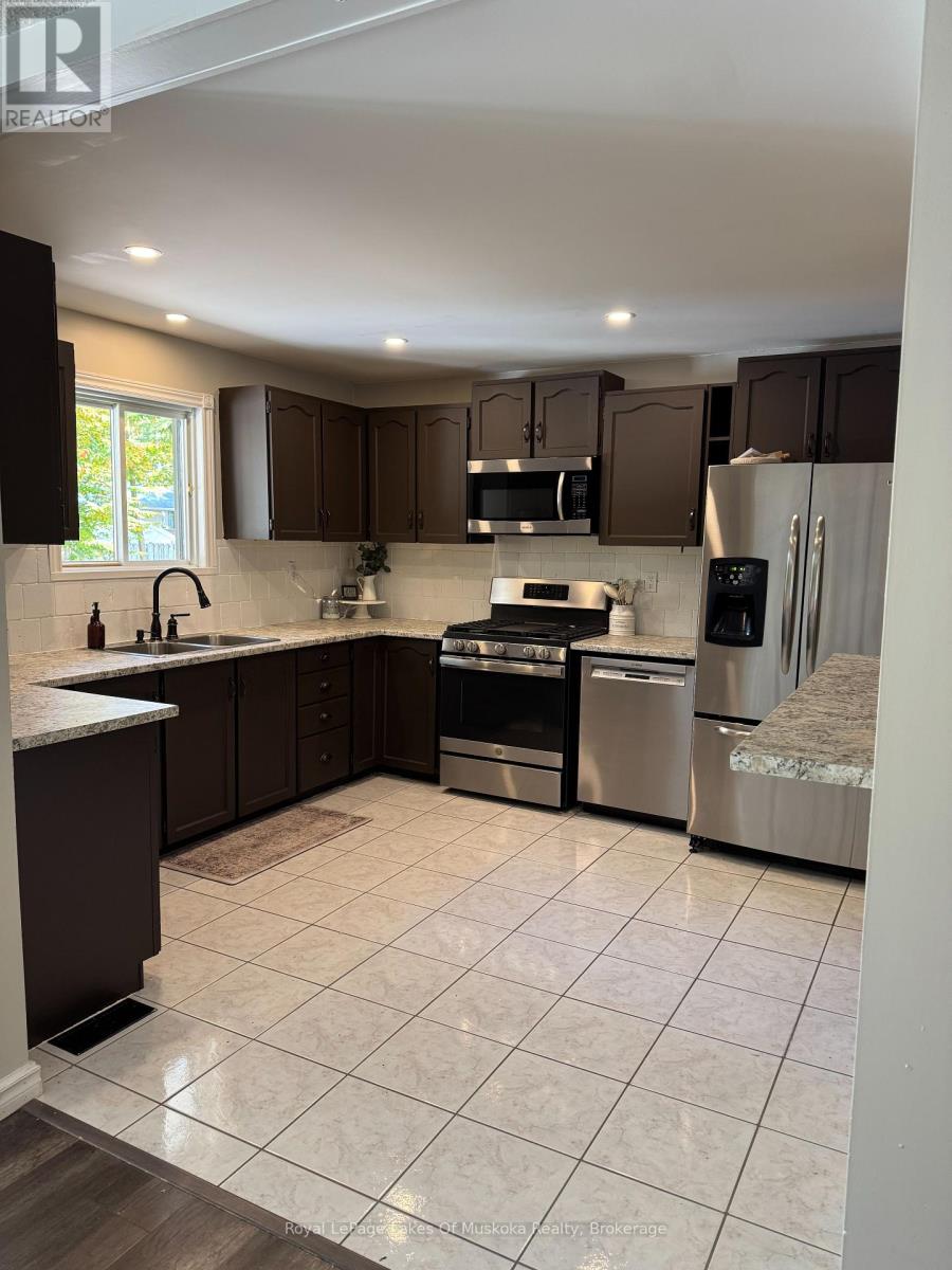 220 Alexander Street, Gravenhurst, Ontario  P1P 1A6 - Photo 15 - X12381715