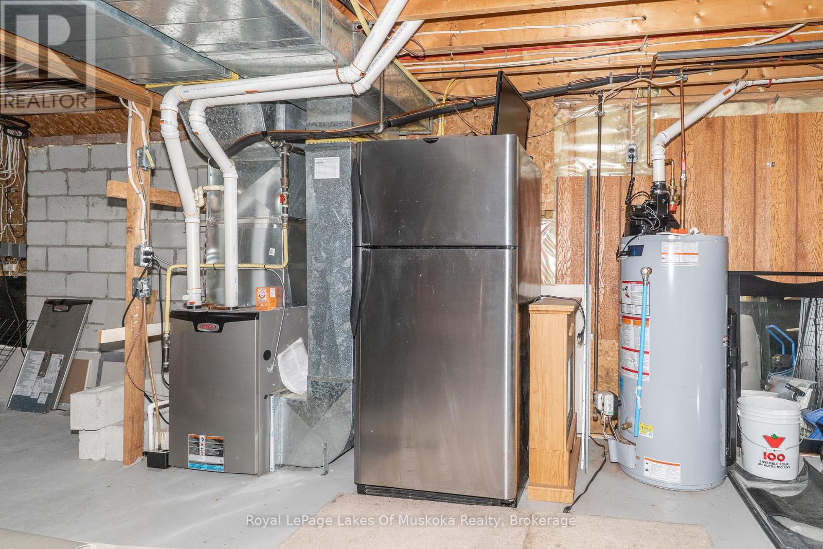 220 Alexander Street, Gravenhurst, Ontario  P1P 1A6 - Photo 37 - X12381715
