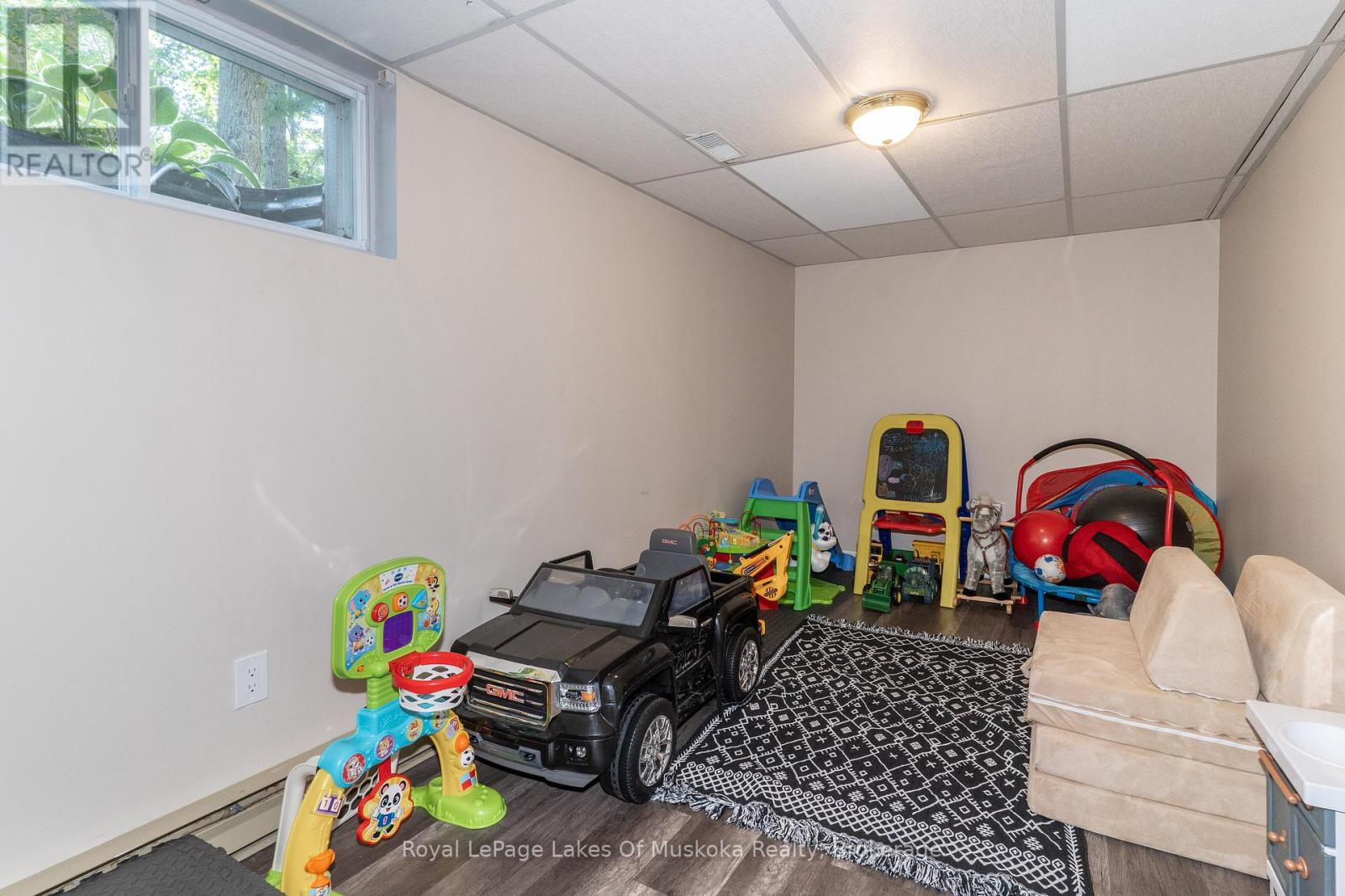 220 Alexander Street, Gravenhurst, Ontario  P1P 1A6 - Photo 33 - X12381715
