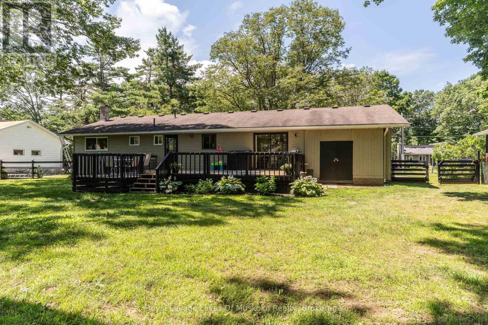 220 Alexander Street, Gravenhurst, Ontario  P1P 1A6 - Photo 48 - X12381715