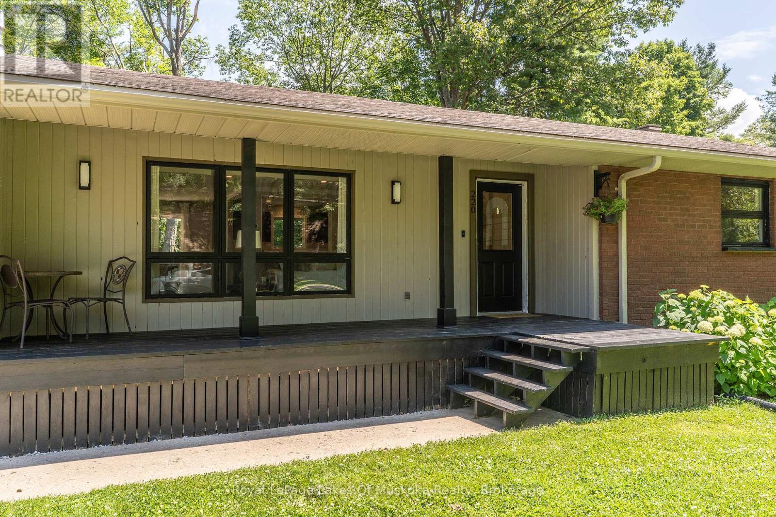 220 Alexander Street, Gravenhurst, Ontario  P1P 1A6 - Photo 44 - X12381715