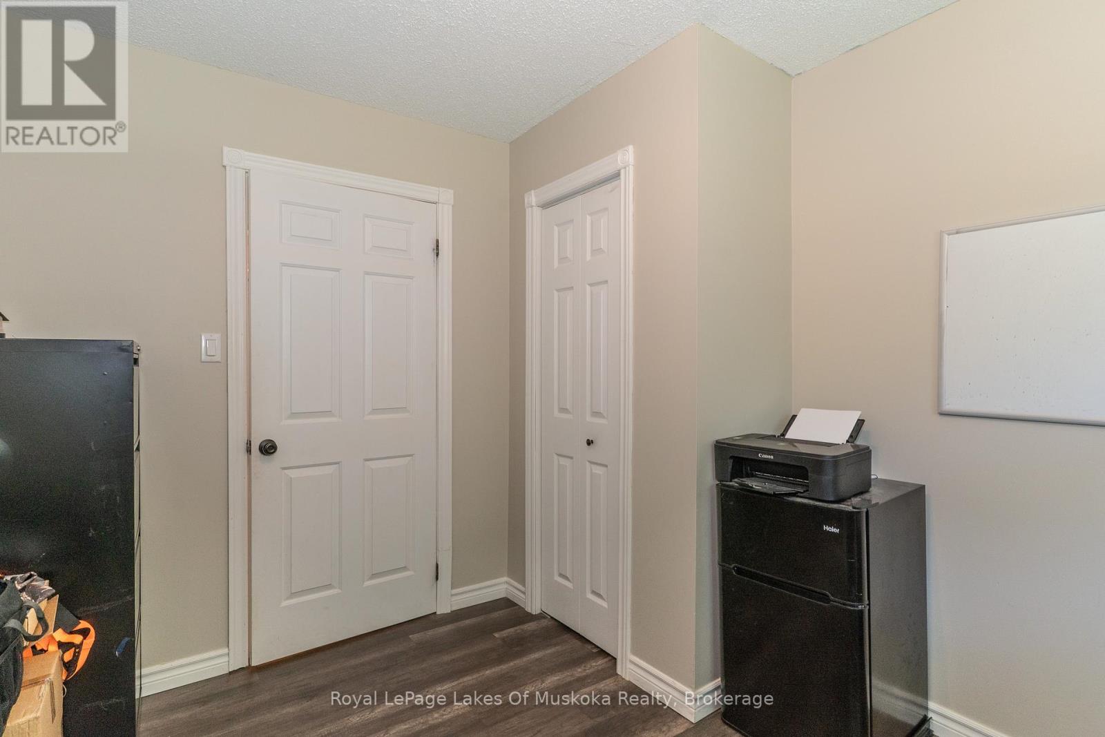 220 Alexander Street, Gravenhurst, Ontario  P1P 1A6 - Photo 21 - X12381715