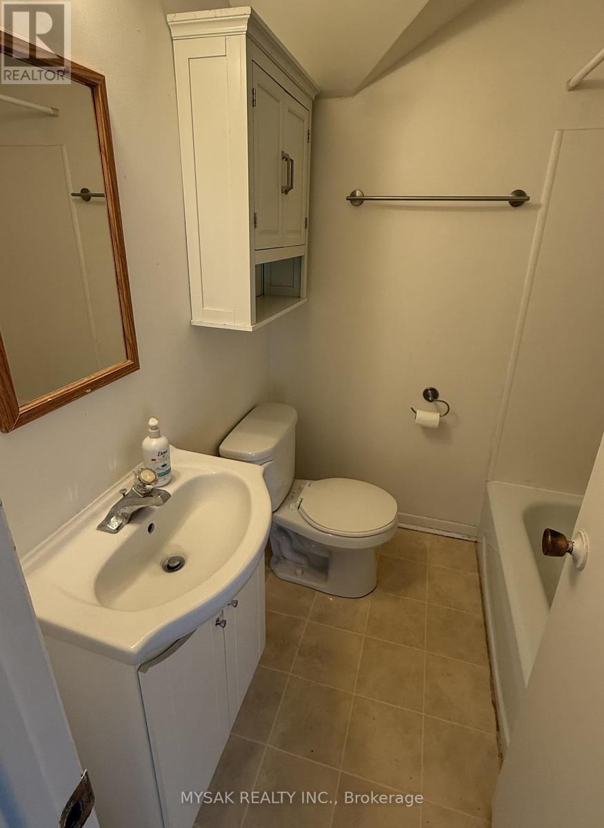 146 Church Street, Stratford, Ontario  N5A 2R5 - Photo 9 - X12432031