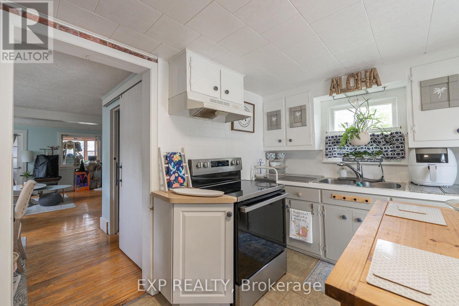 3791 Fairfield Avenue, Fort Erie, Ontario  L0S 1B0 - Photo 22 - X12431495