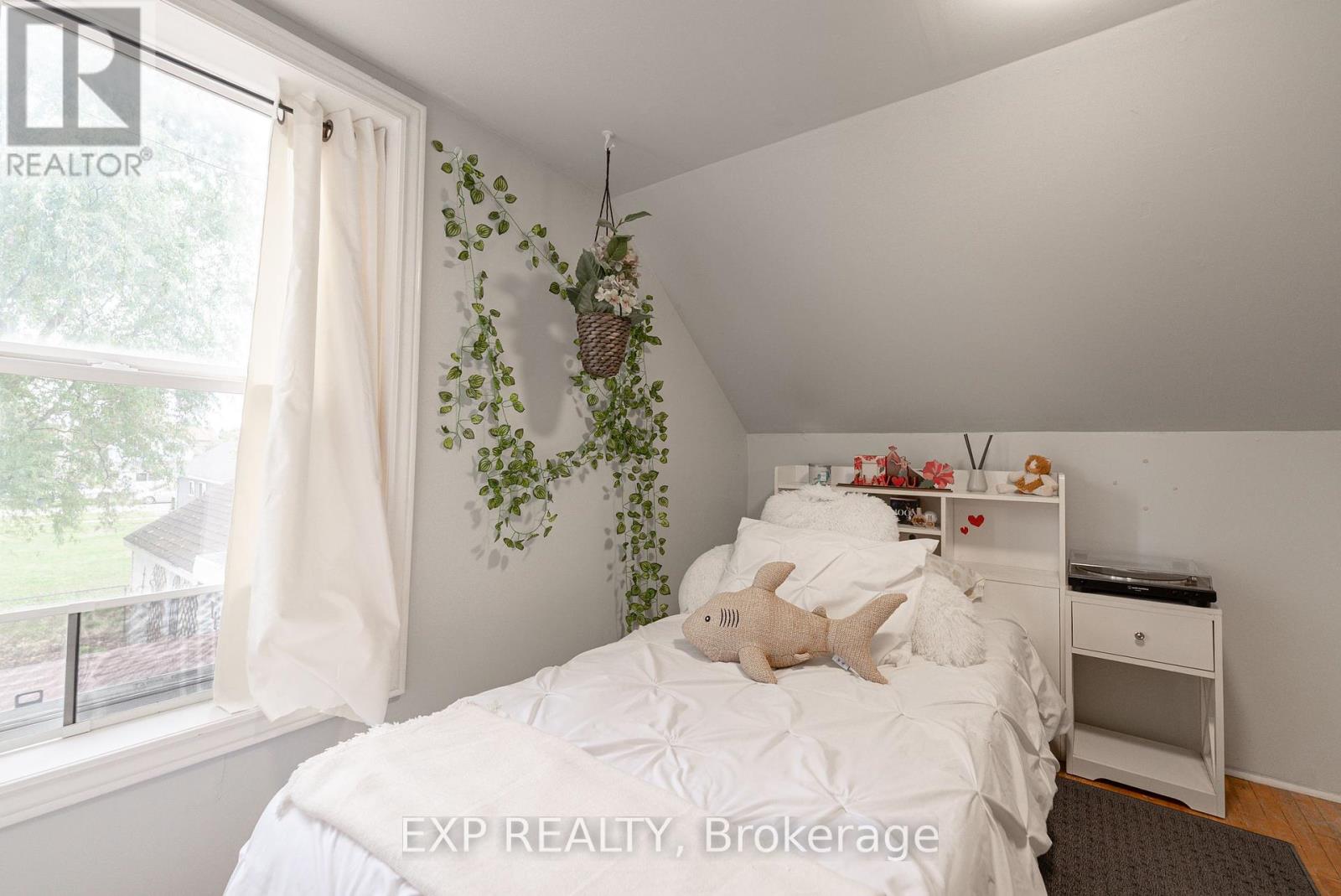 3791 Fairfield Avenue, Fort Erie, Ontario  L0S 1B0 - Photo 30 - X12431495