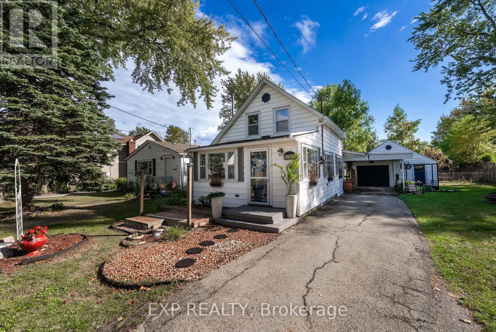 3791 Fairfield Avenue, Fort Erie, Ontario  L0S 1B0 - Photo 3 - X12431495