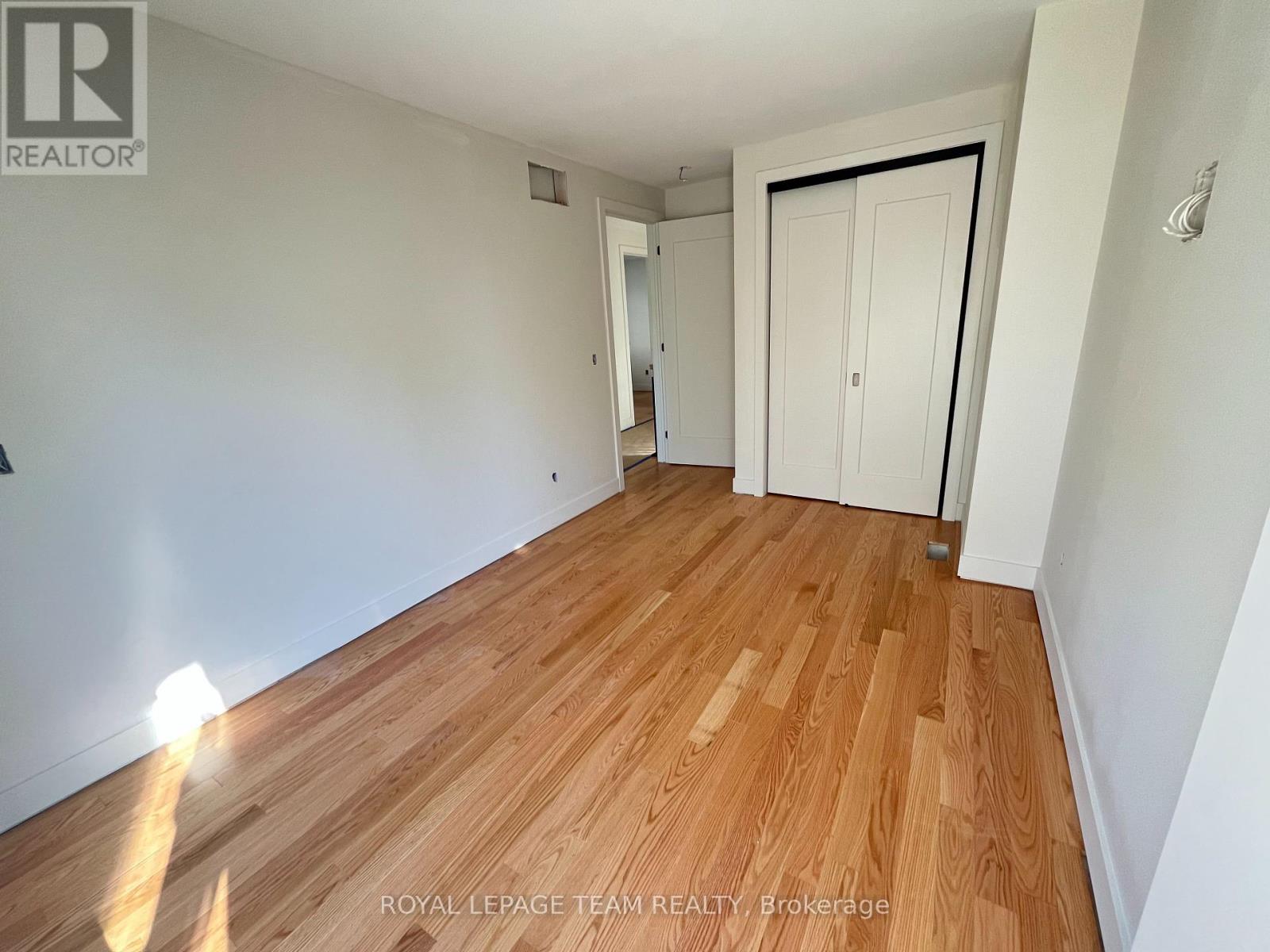 A - 514 Roosevelt Avenue, Ottawa, Ontario  K2A 1Z8 - Photo 6 - X12311619