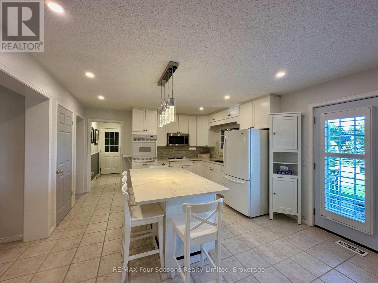 6853 Pine Plains Road, Adjala-Tosorontio, Ontario  L0M 1J0 - Photo 16 - N12341897