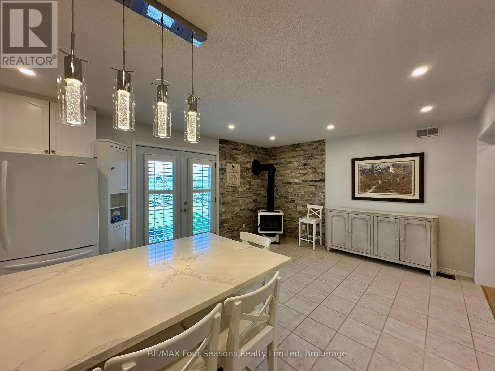 6853 Pine Plains Road, Adjala-Tosorontio, Ontario  L0M 1J0 - Photo 15 - N12341897