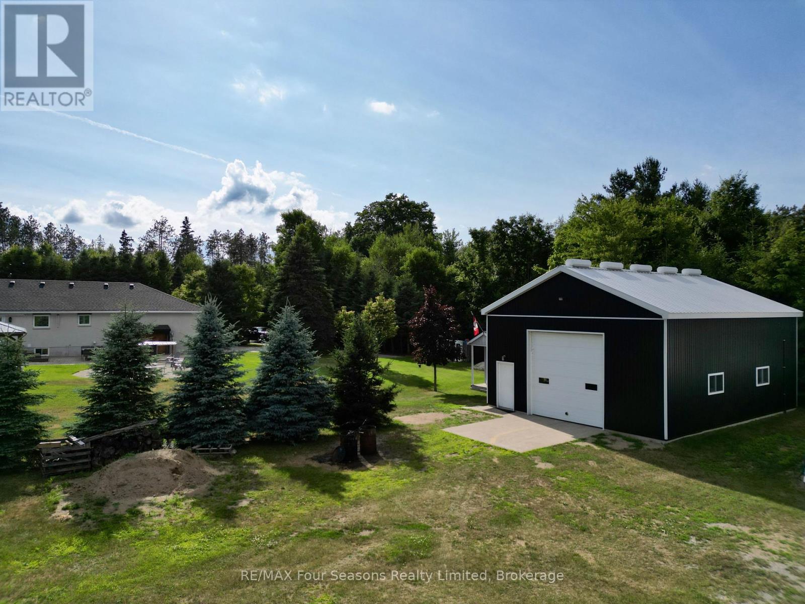 6853 Pine Plains Road, Adjala-Tosorontio, Ontario  L0M 1J0 - Photo 7 - N12341897