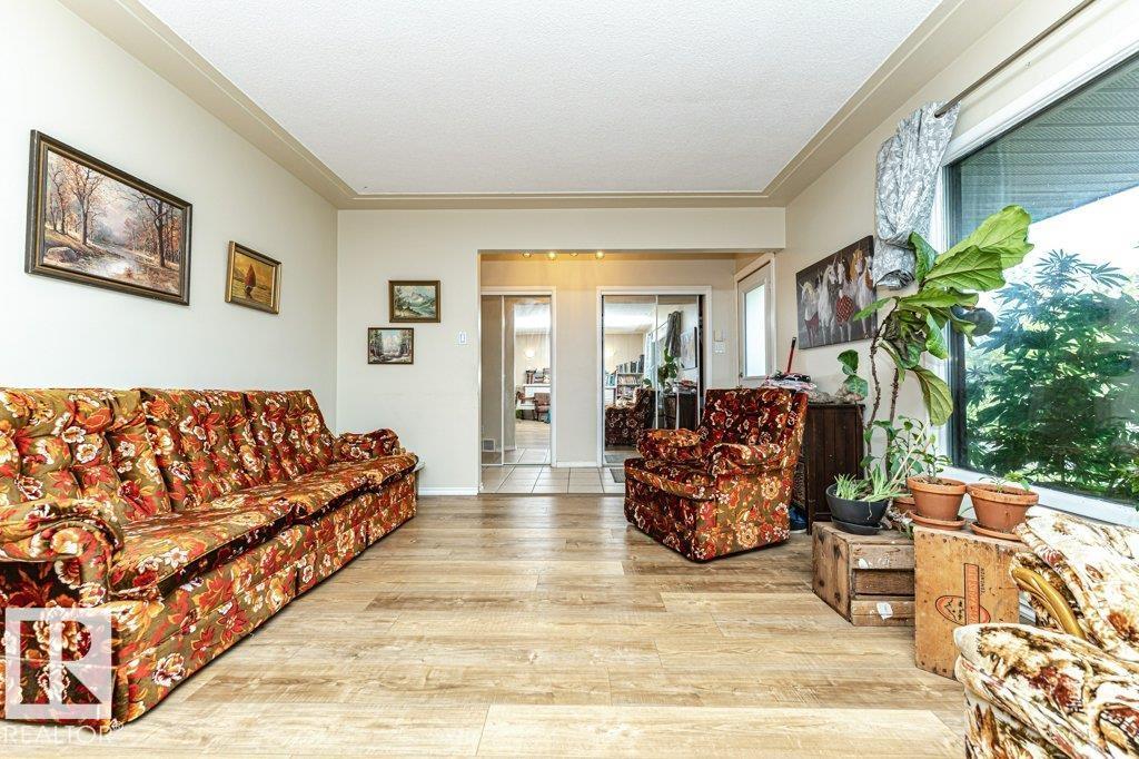 8539 Connors Rd Nw, Edmonton, Alberta  T6C 4H2 - Photo 2 - E4459822