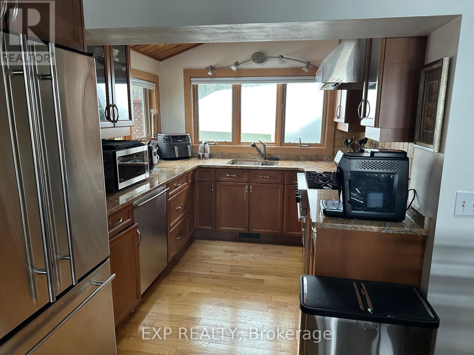 171 Chamonix Crescent, Blue Mountains, Ontario  L9Y 0S7 - Photo 14 - X12431298
