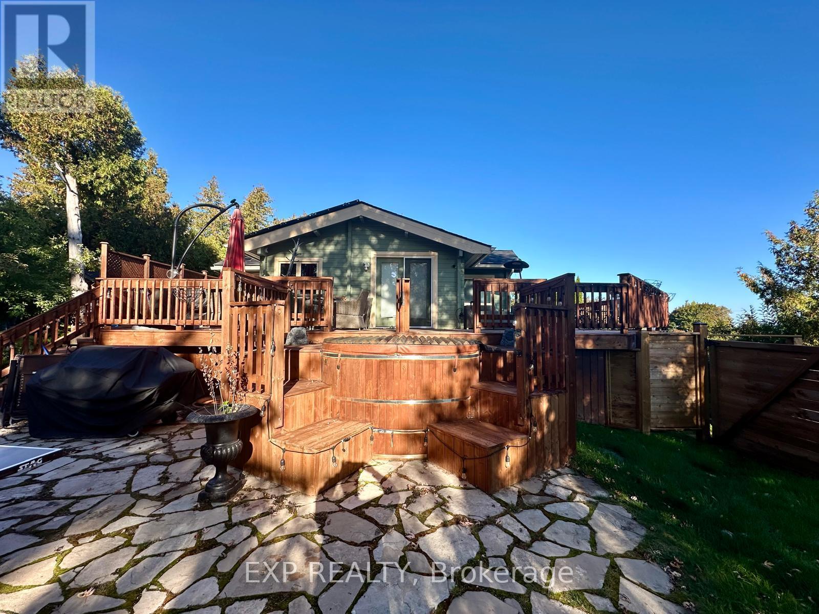 171 Chamonix Crescent, Blue Mountains, Ontario  L9Y 0S7 - Photo 4 - X12431298