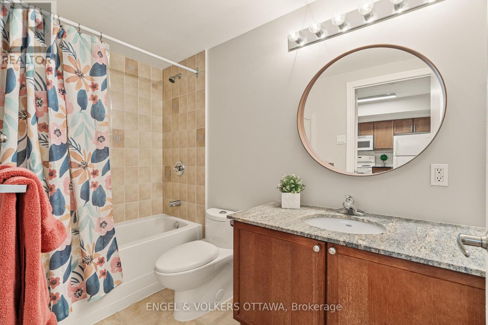 1403 - 445 Laurier Avenue W, Ottawa, Ontario  K1N 6R4 - Photo 12 - X12432253