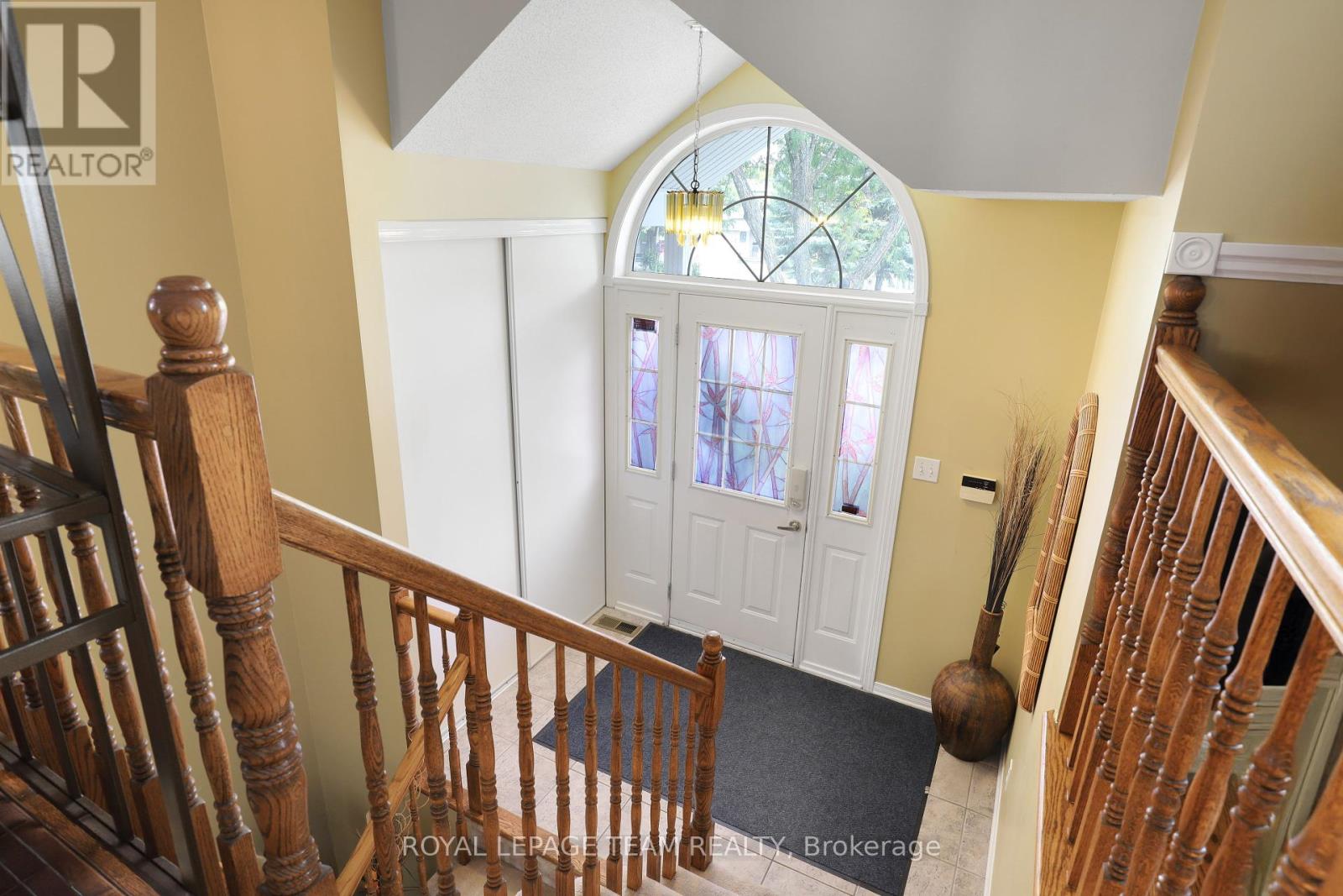 11 Saffron Court, Ottawa, Ontario  K2J 4R7 - Photo 4 - X12432263