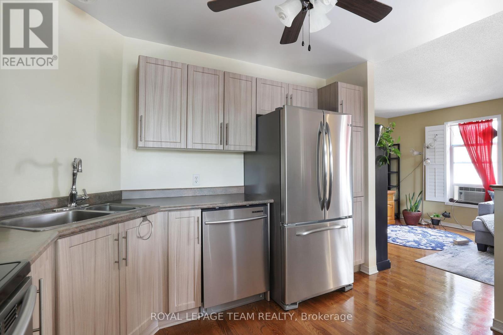 11 Saffron Court, Ottawa, Ontario  K2J 4R7 - Photo 8 - X12432263