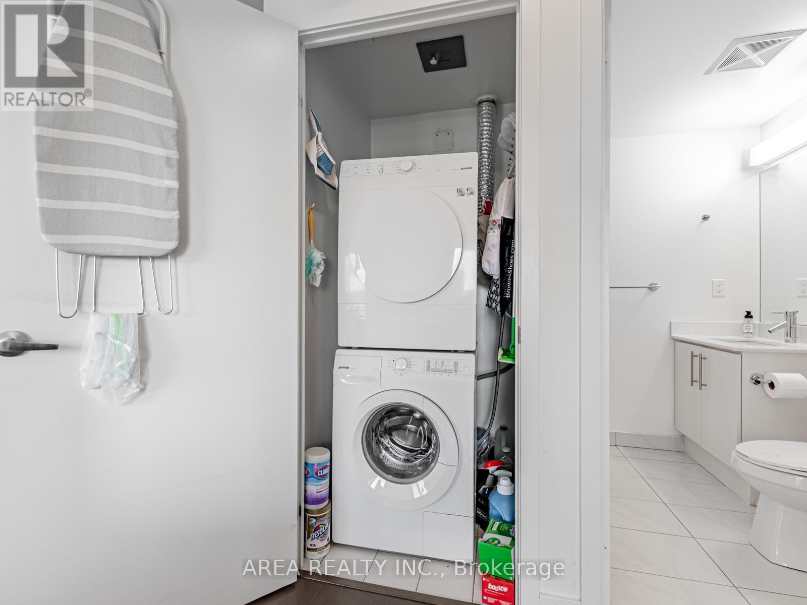 2001 - 58 Orchard View Boulevard, Toronto, Ontario  M4R 1B9 - Photo 20 - C12432102