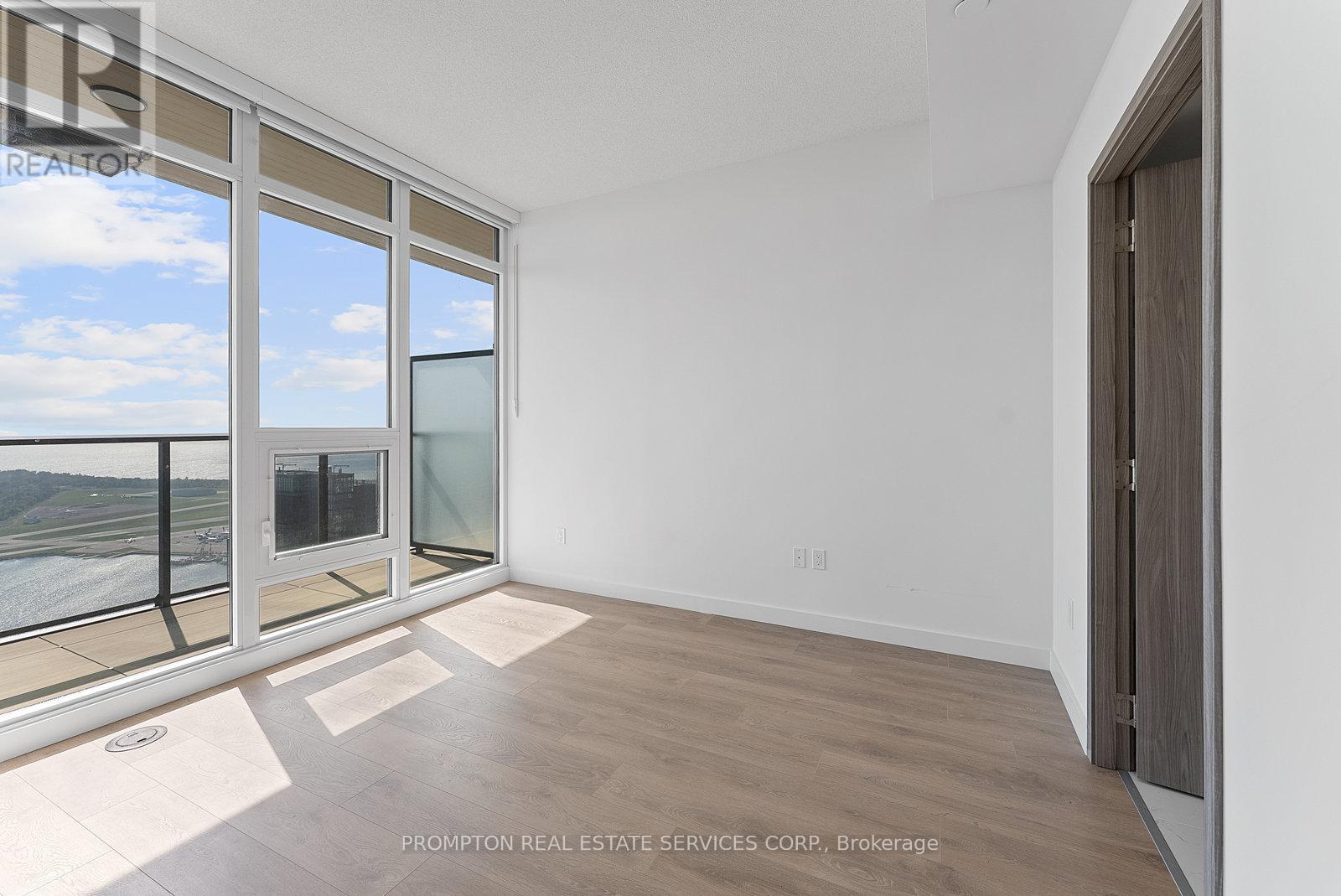5910 - 3 Concord Cityplace Way, Toronto, Ontario  M5V 0X4 - Photo 12 - C12432192