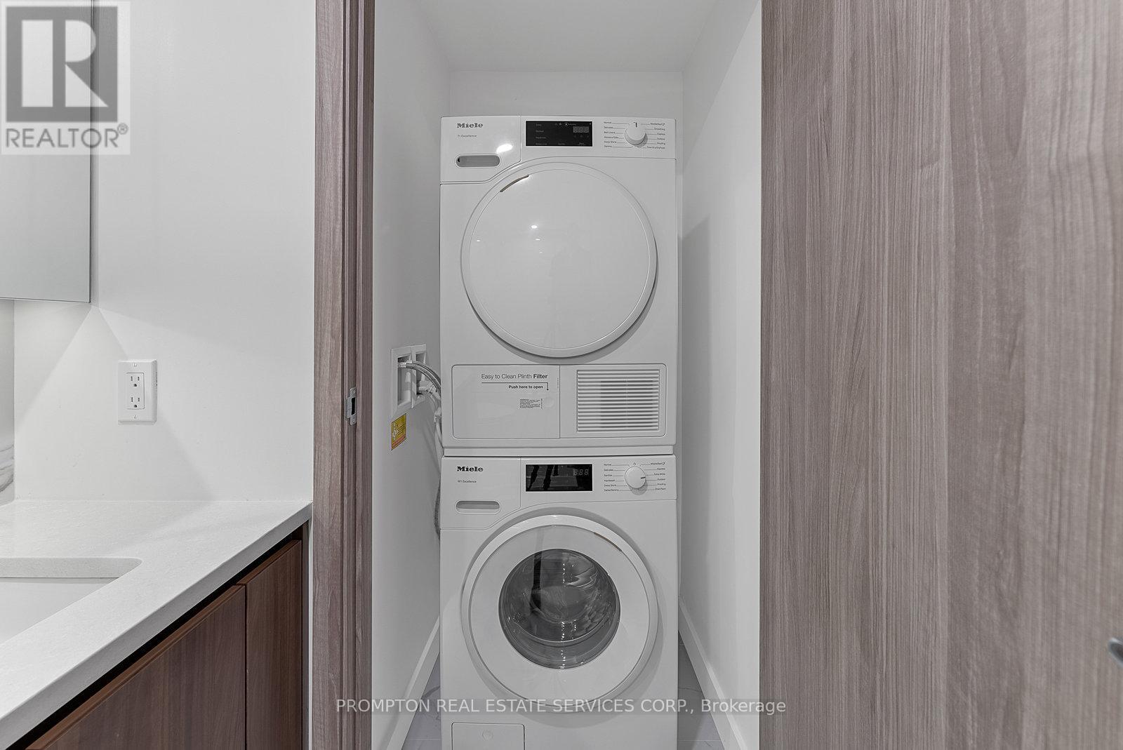 5910 - 3 Concord Cityplace Way, Toronto, Ontario  M5V 0X4 - Photo 27 - C12432192