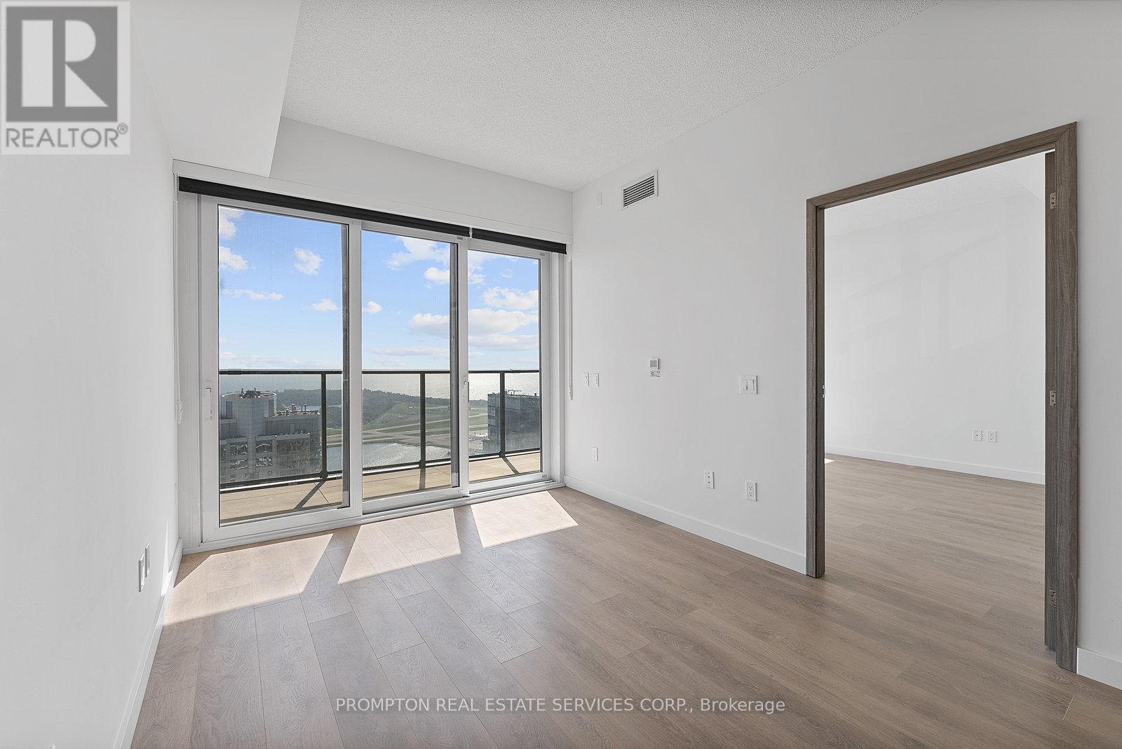 5910 - 3 Concord Cityplace Way, Toronto, Ontario  M5V 0X4 - Photo 8 - C12432192