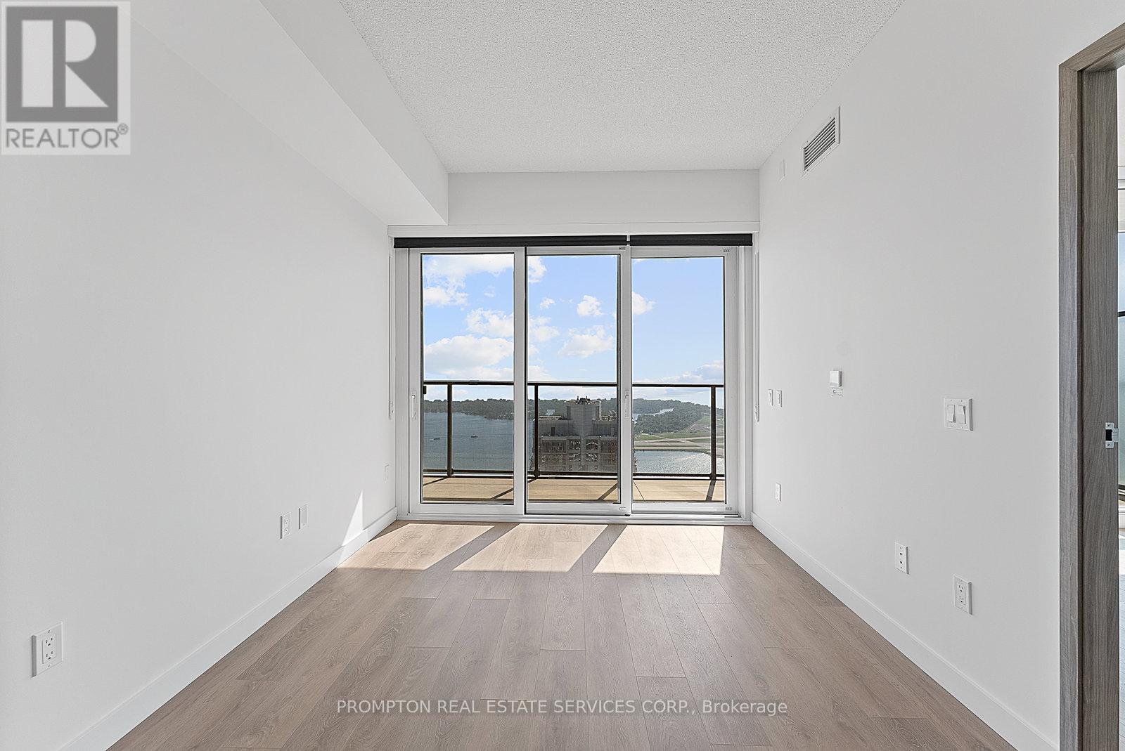 5910 - 3 Concord Cityplace Way, Toronto, Ontario  M5V 0X4 - Photo 9 - C12432192