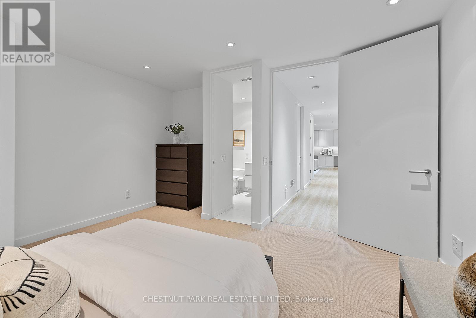 82 Robert Street, Toronto, Ontario  M5S 2K3 - Photo 46 - C12432219