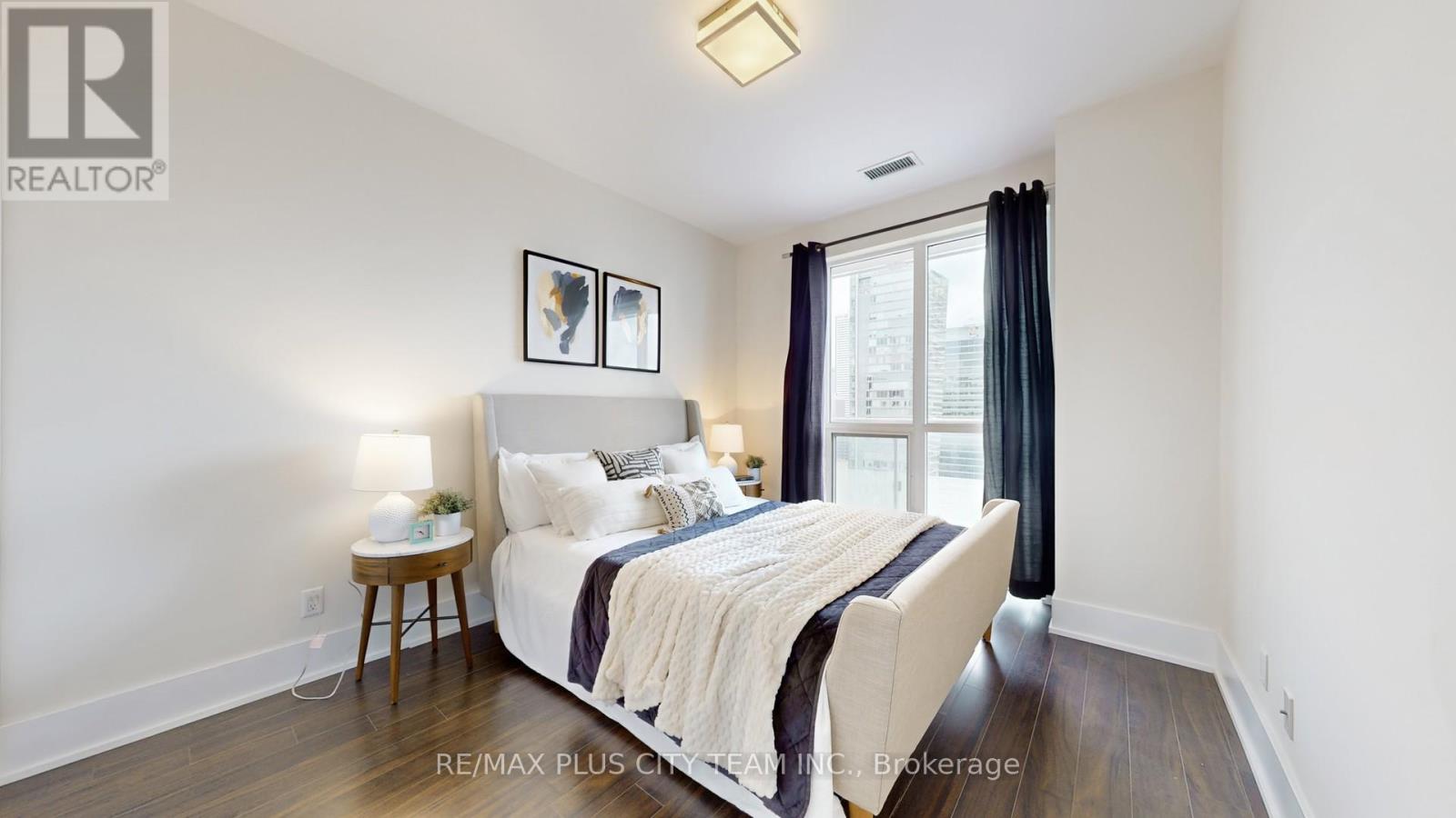 4311 - 300 Front Street, Toronto, Ontario  M5V 0E9 - Photo 14 - C12432220