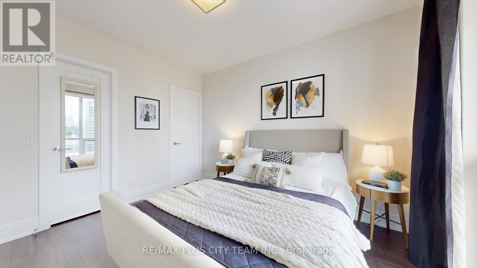4311 - 300 Front Street, Toronto, Ontario  M5V 0E9 - Photo 15 - C12432220