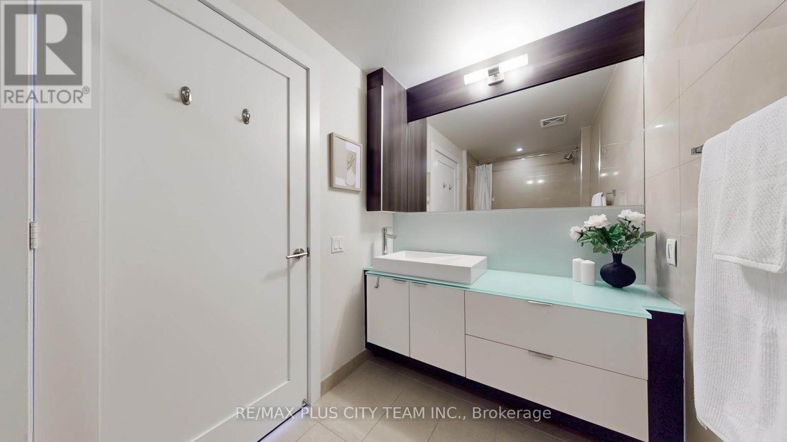 4311 - 300 Front Street, Toronto, Ontario  M5V 0E9 - Photo 20 - C12432220
