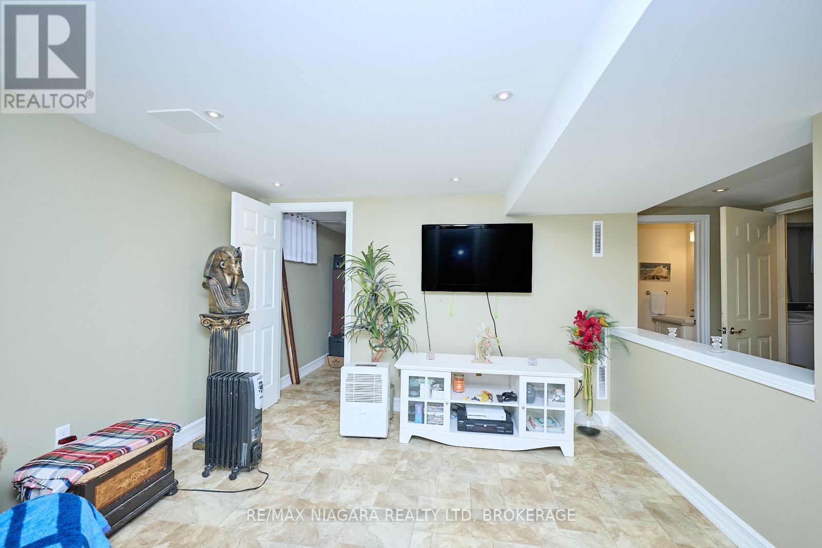 23 Huntley Crescent, St. Catharines (Carlton/bunting), Ontario  L2M 6E5 - Photo 21 - X12432260