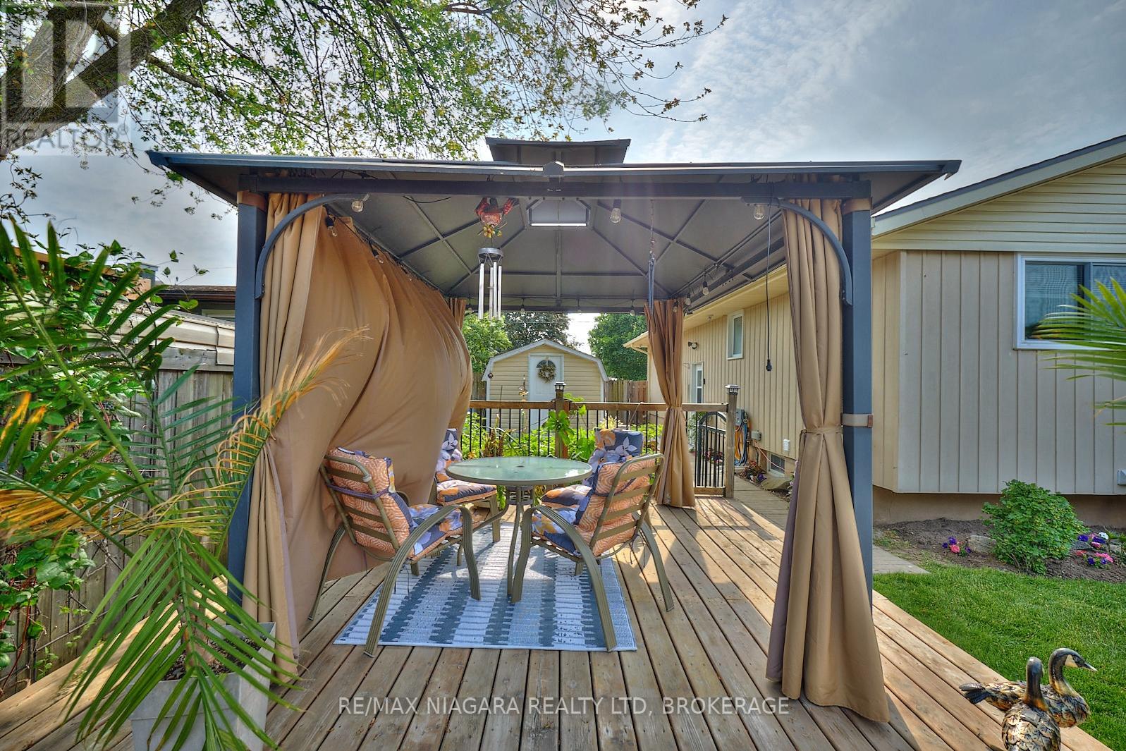 23 Huntley Crescent, St. Catharines (Carlton/bunting), Ontario  L2M 6E5 - Photo 6 - X12432260