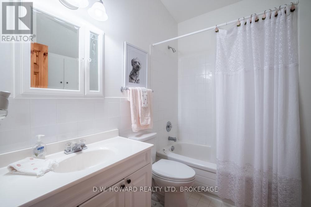 4893 Brown Road, Fort Erie, Ontario  L0S 1N0 - Photo 16 - X12432278