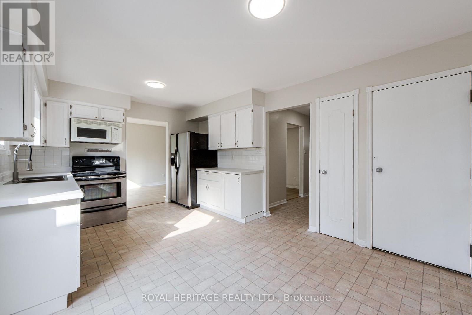 586 Creekview Circle, Pickering, Ontario  L1W 3E4 - Photo 10 - E12432084
