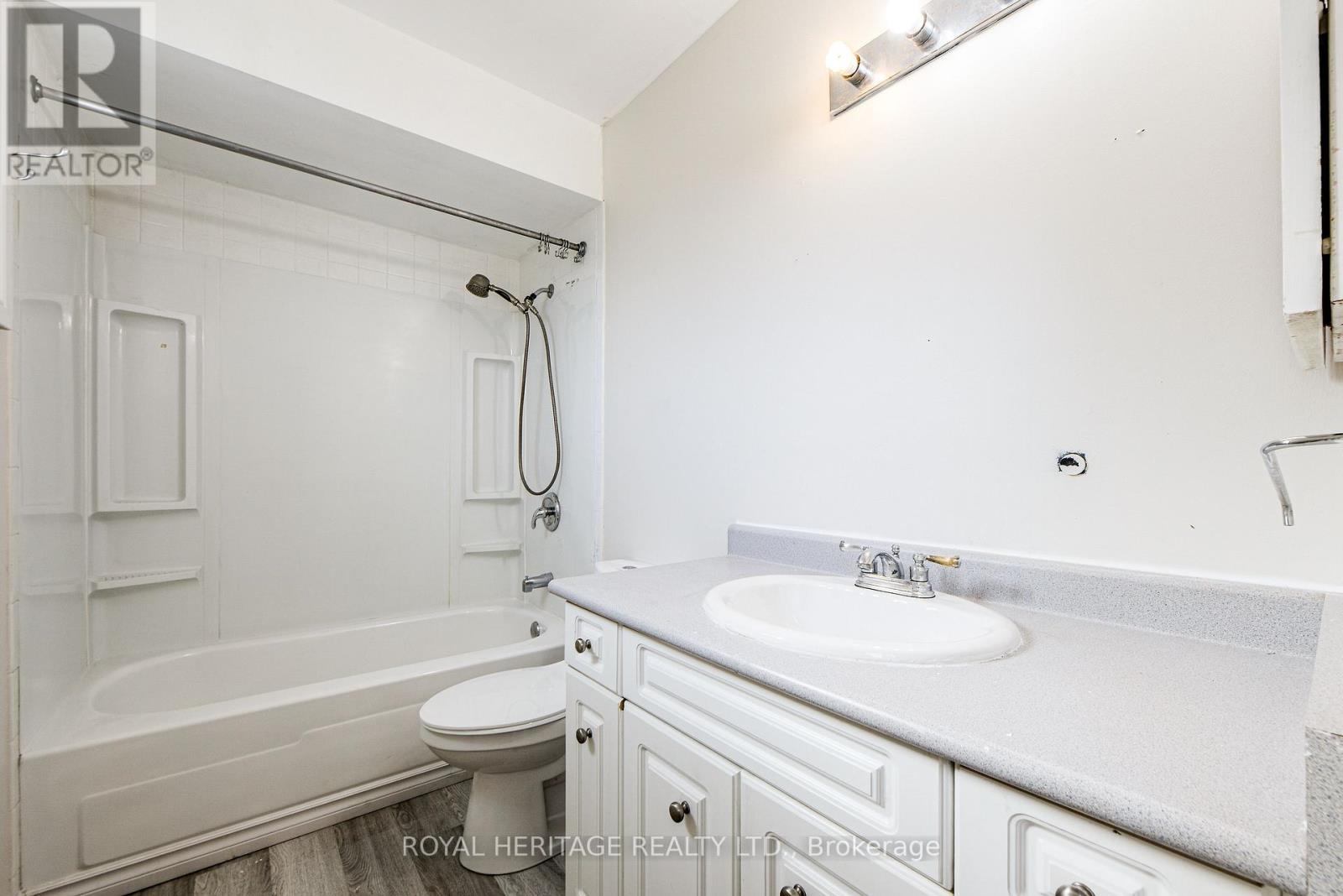 586 Creekview Circle, Pickering, Ontario  L1W 3E4 - Photo 20 - E12432084