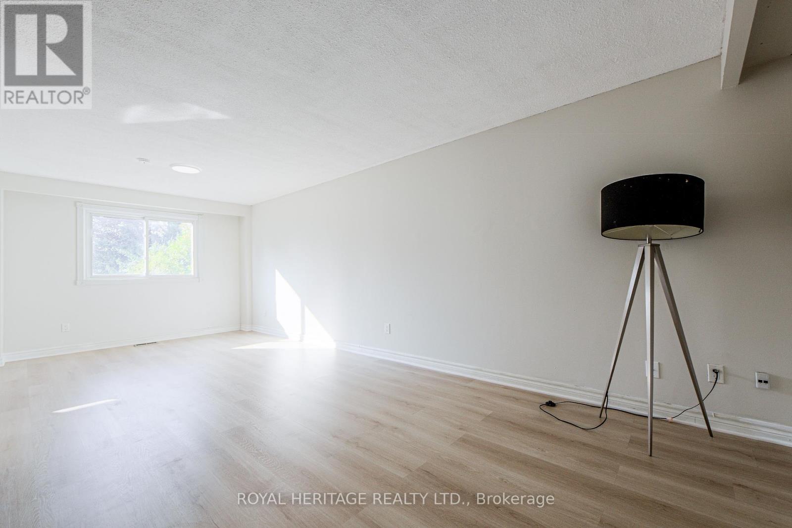 586 Creekview Circle, Pickering, Ontario  L1W 3E4 - Photo 7 - E12432084