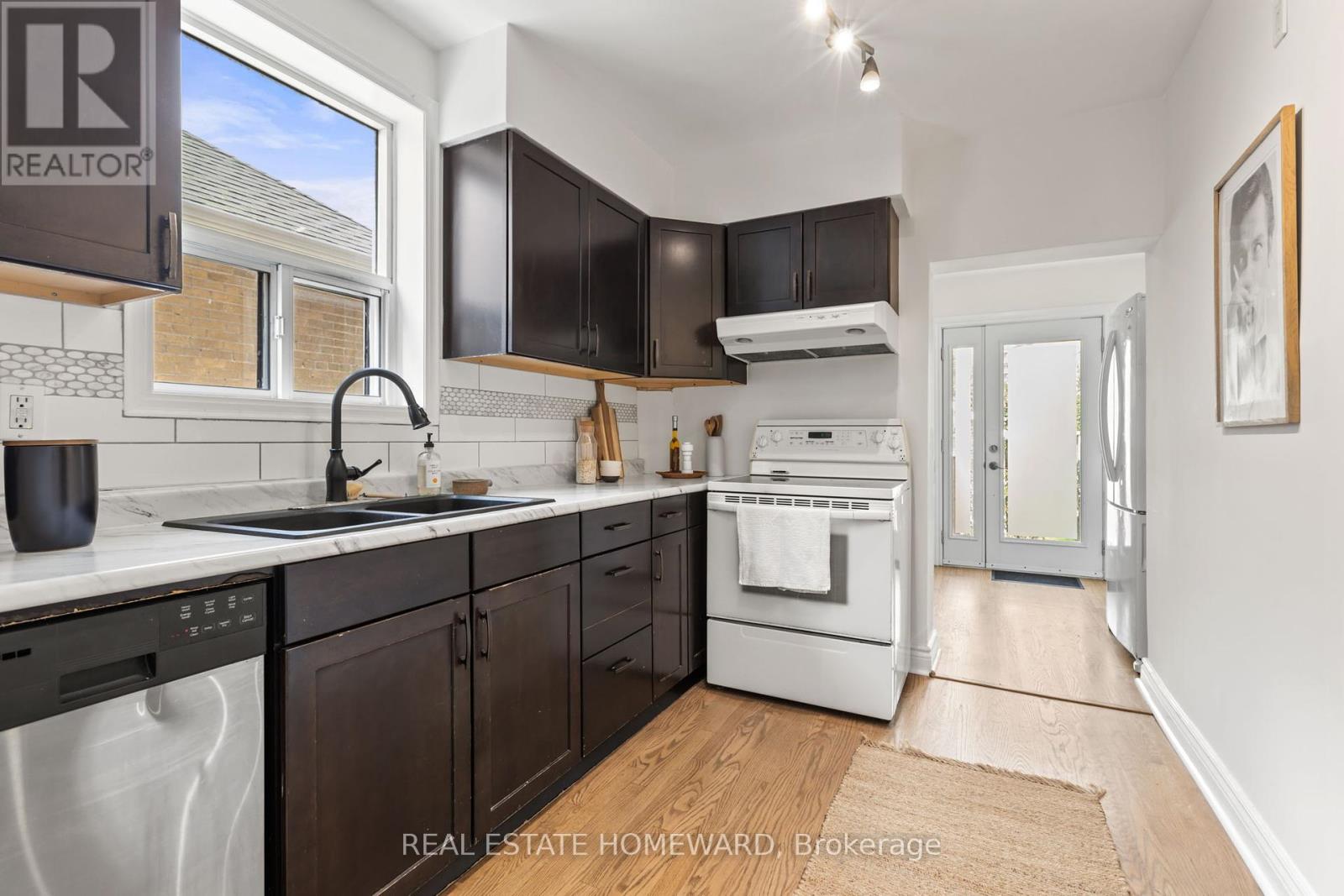 86 Floyd Avenue, Toronto, Ontario  M4K 2B5 - Photo 14 - E12432144