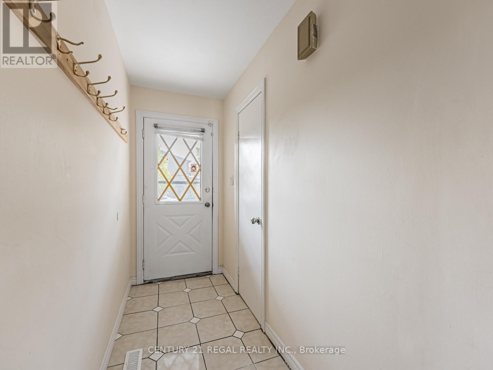 81 Nabob Crescent, Toronto, Ontario  M1B 2Z1 - Photo 3 - E12432207