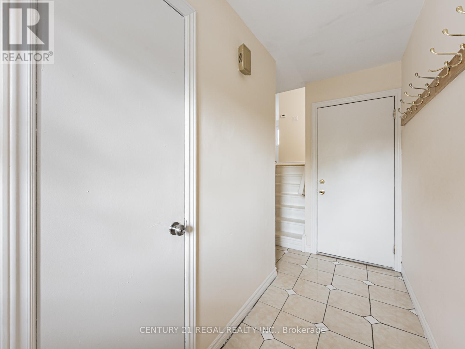 81 Nabob Crescent, Toronto, Ontario  M1B 2Z1 - Photo 4 - E12432207
