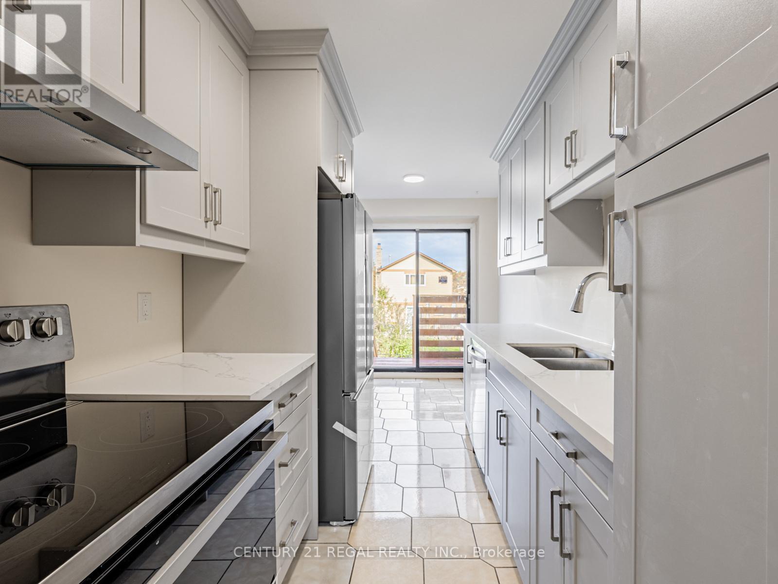 81 Nabob Crescent, Toronto, Ontario  M1B 2Z1 - Photo 5 - E12432207