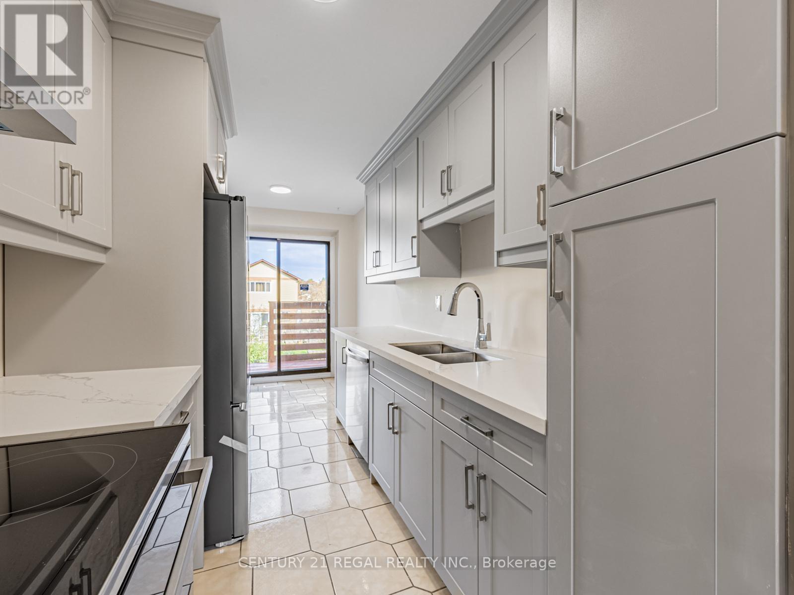 81 Nabob Crescent, Toronto, Ontario  M1B 2Z1 - Photo 6 - E12432207