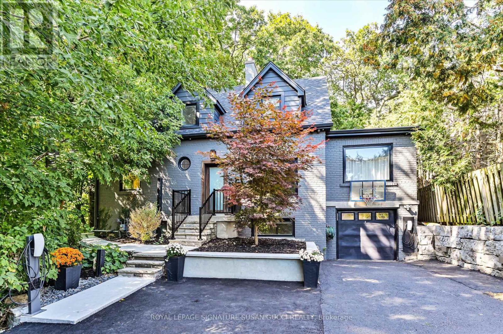 34 GLENWOOD CRESCENT, Toronto, Ontario