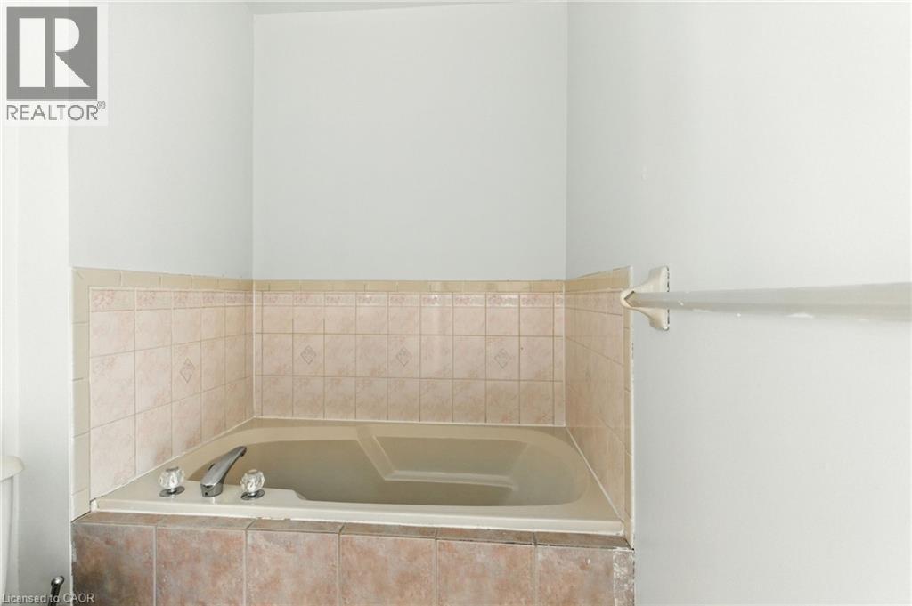 15 Gisele Drive, Hamilton, Ontario  L9B 2M5 - Photo 25 - 40774170