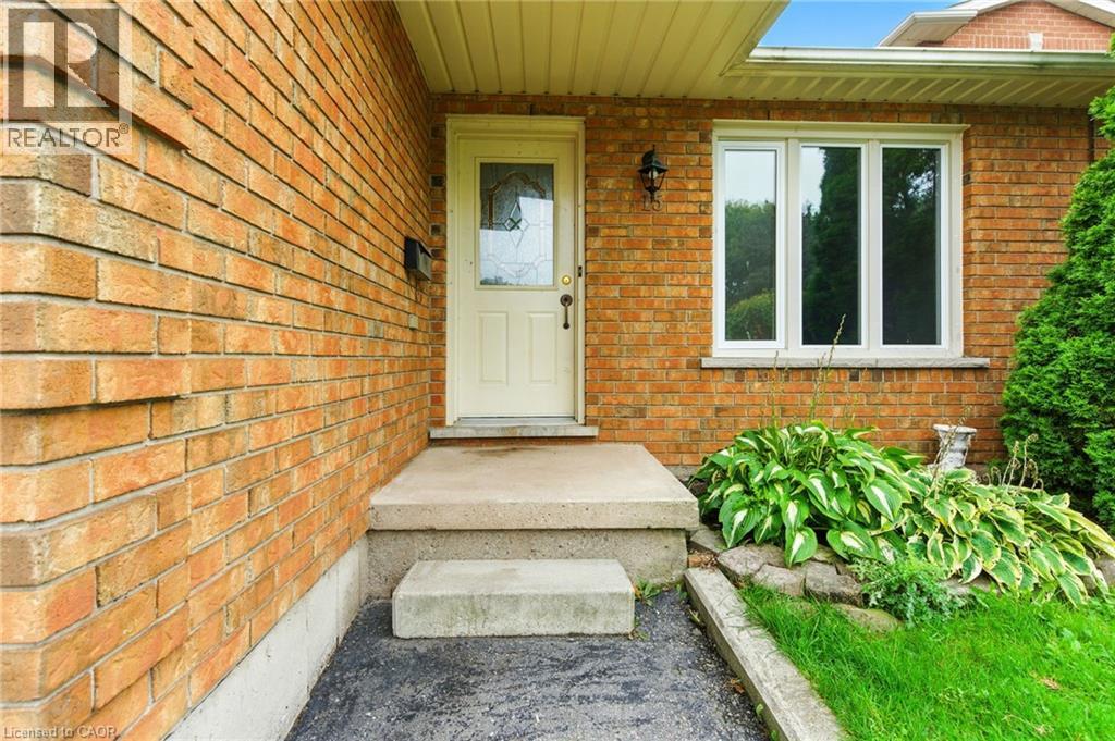 15 Gisele Drive, Hamilton, Ontario  L9B 2M5 - Photo 6 - 40774170