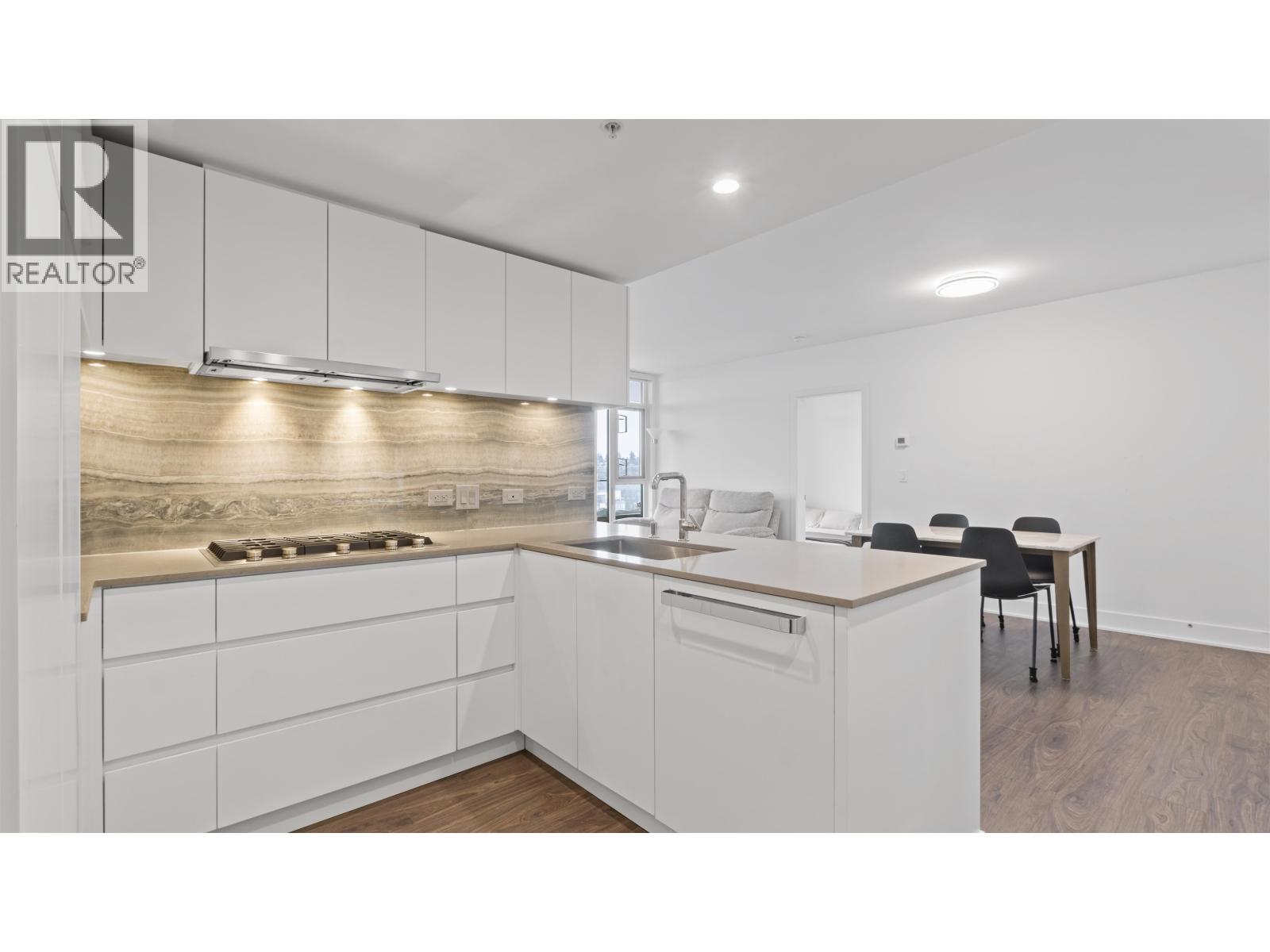 707 450 Westview Street, Coquitlam, British Columbia  V3K 0G3 - Photo 1 - R3053046