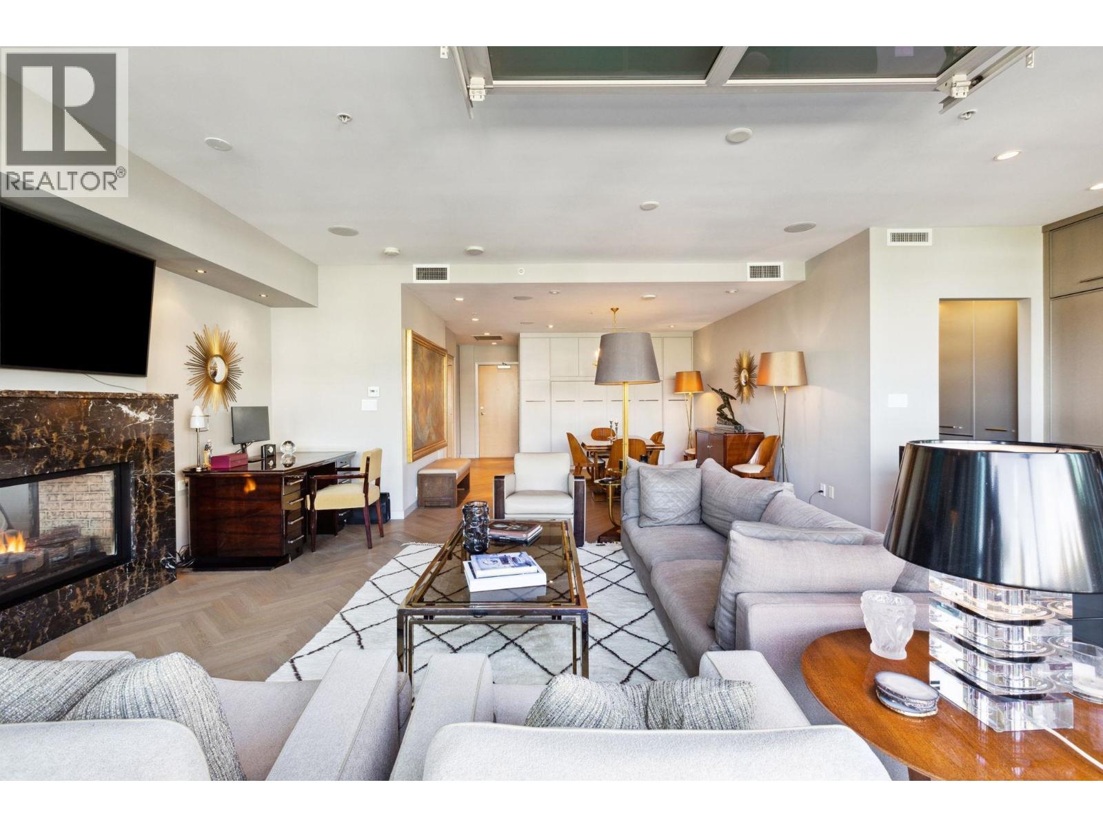 701 546 Beatty Street, Vancouver, British Columbia  V6B 2L3 - Photo 2 - R3053054